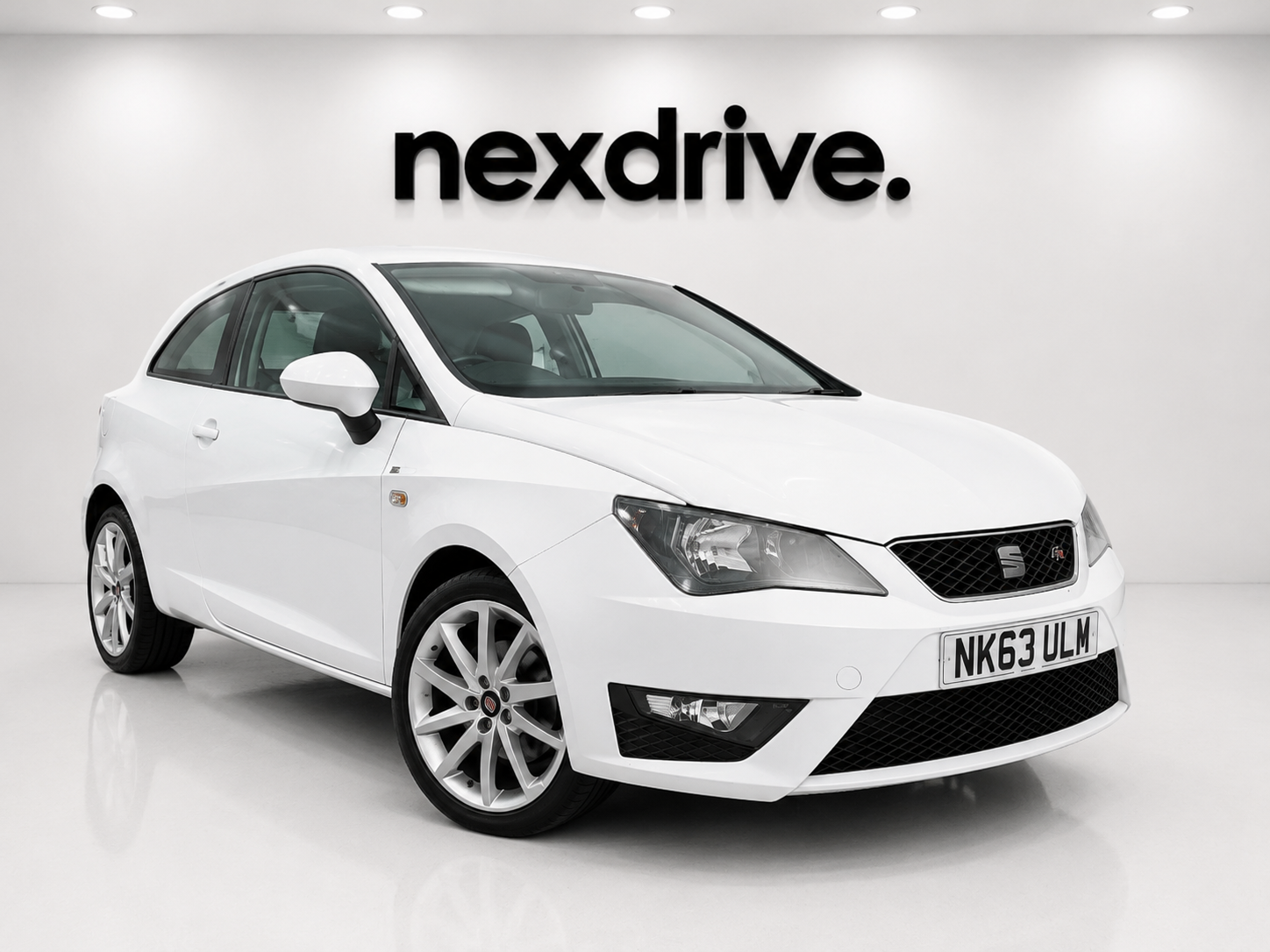2013 SEAT Ibiza FR front three quarter close